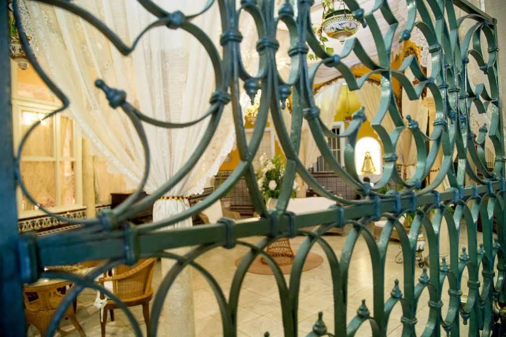 Hostal Sierpes Севилья Экстерьер фото