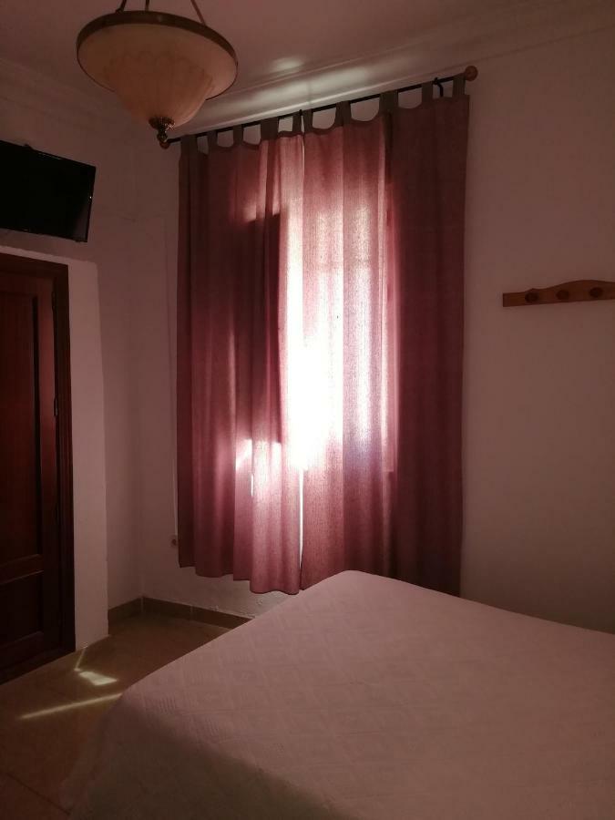 Hostal Sierpes Севилья Экстерьер фото